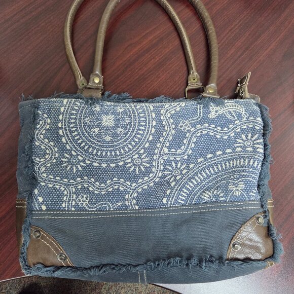 Myra Bag - Picture 9 of 10